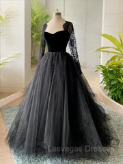 A-line/Princess Square Court Train Tulle Wedding Dress with Appliques Lace